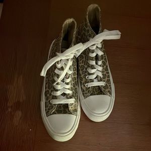Canvas Leopard print high tops